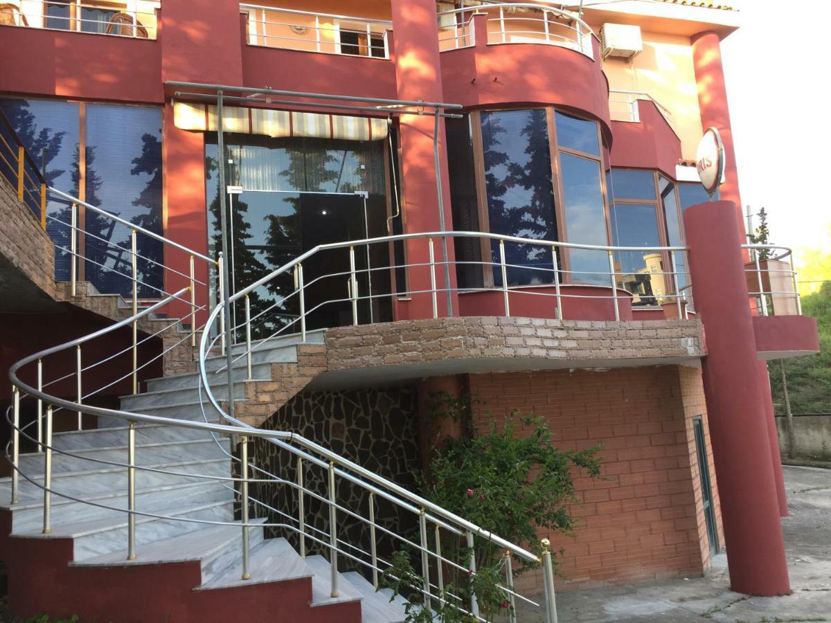 Hotel Moris Kryemedhej Ngoại thất bức ảnh