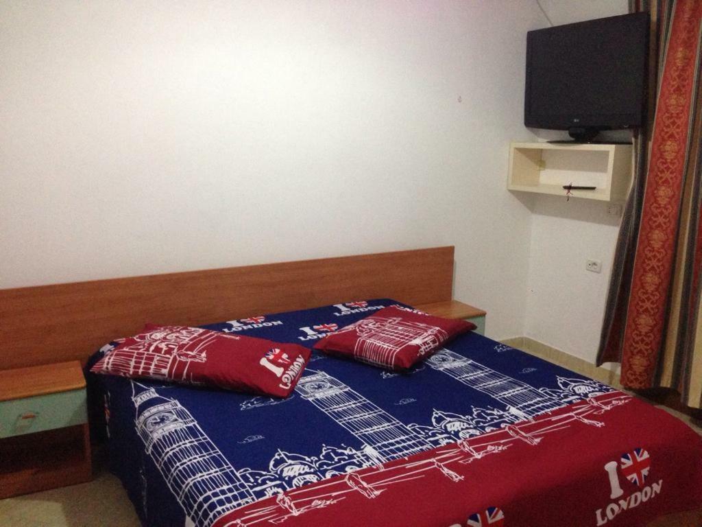 Hotel Moris Kryemedhej Ngoại thất bức ảnh