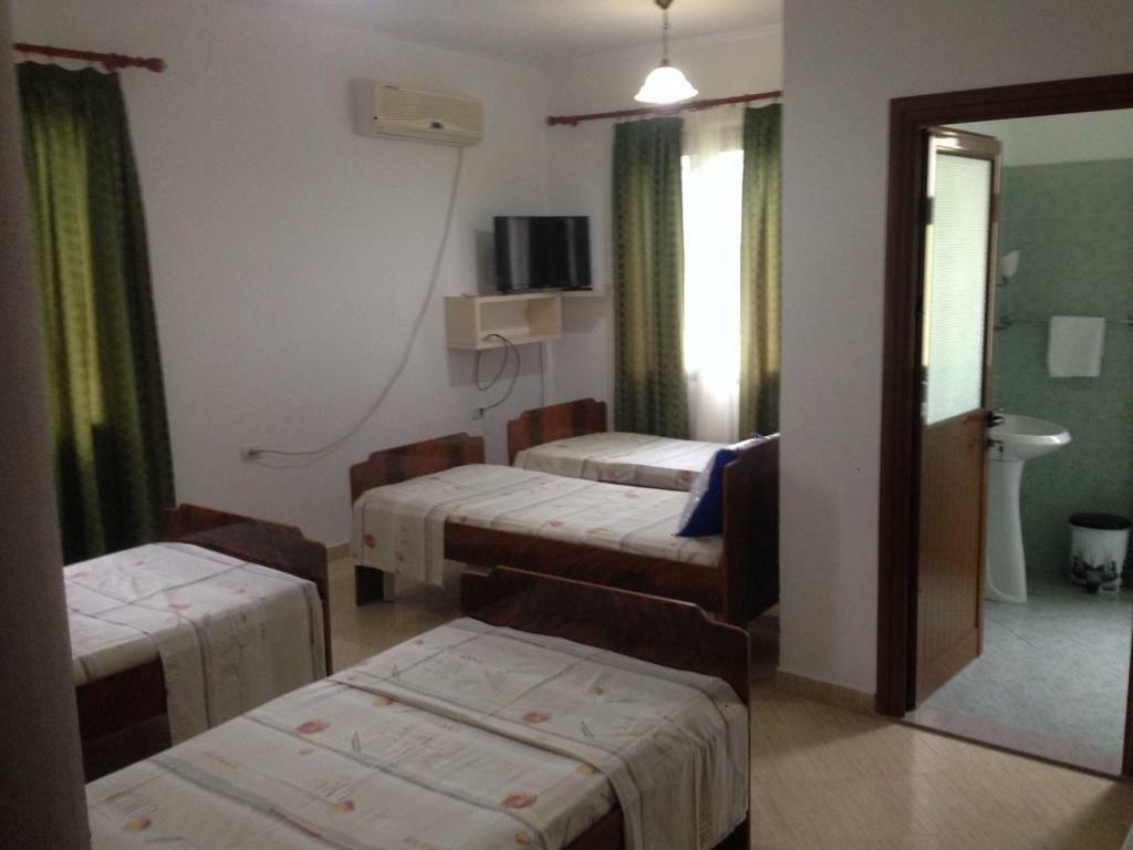 Hotel Moris Kryemedhej Ngoại thất bức ảnh