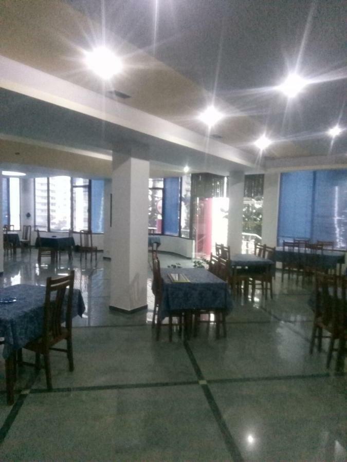 Hotel Moris Kryemedhej Ngoại thất bức ảnh